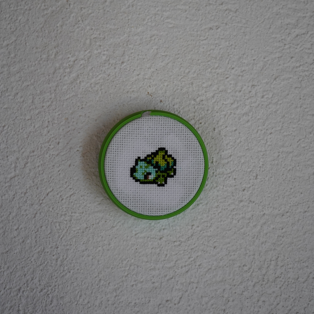 Monstre de poche #001_starter 1er gen_Broderie 8cm