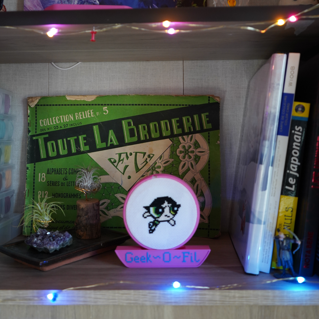 La combattante des filles super chouettes_Broderie 10cm