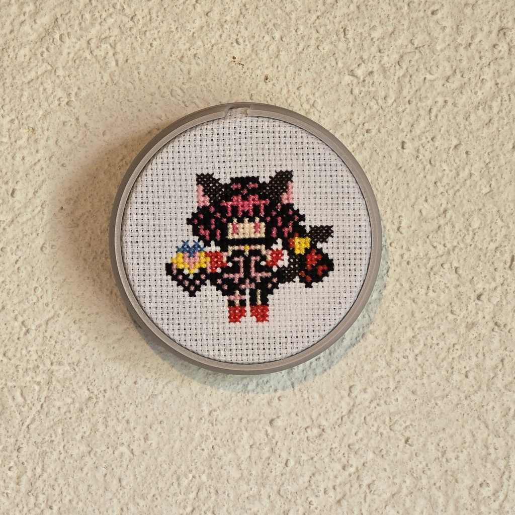 La fille à moitié chat_Broderie 8cm