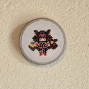 La fille à moitié chat_Broderie 8cm