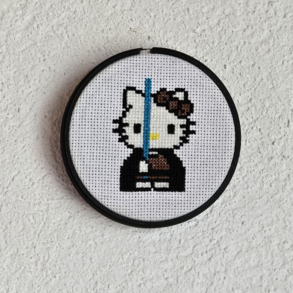 Chat blanc en pilote de vaisseau_Broderie 10cm