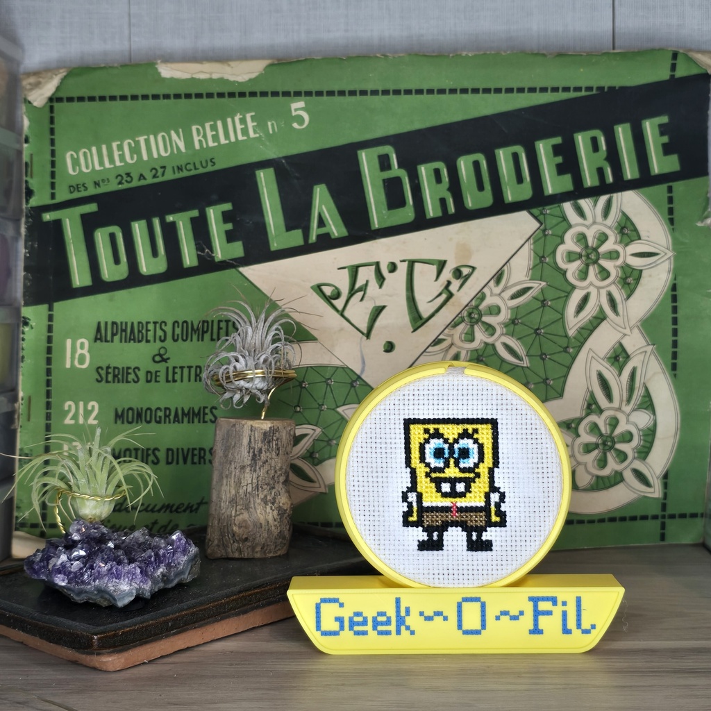 L'éponge carrée_Broderie 8cm